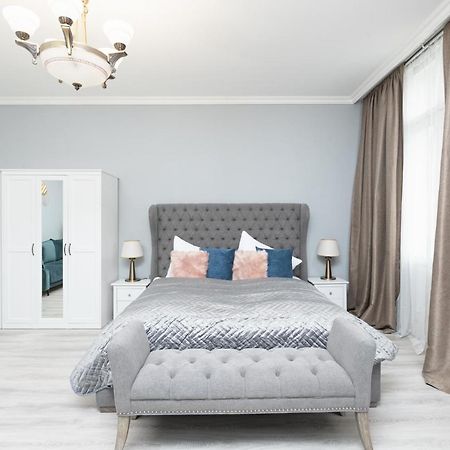 Luxury Central 150M2 Apartment On Wencelas Square With Private Garage Prague Exterior photo