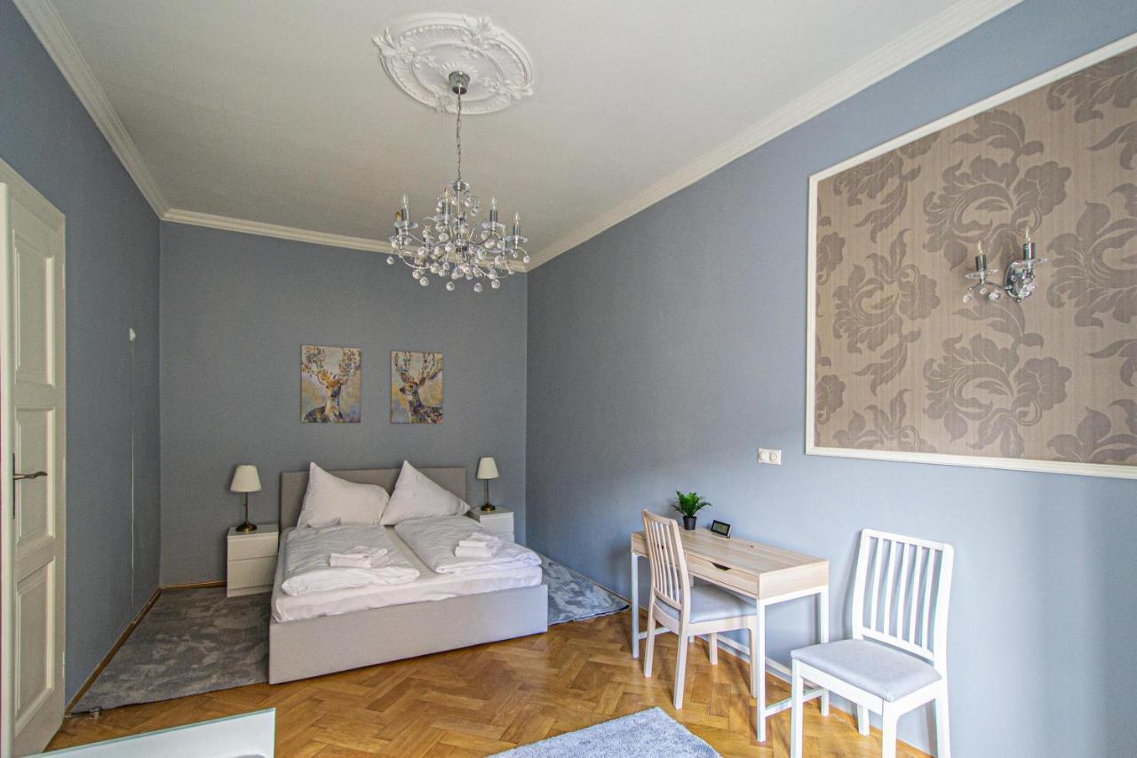 Luxury Central 150M2 Apartment On Wencelas Square With Private Garage Prague Exterior photo