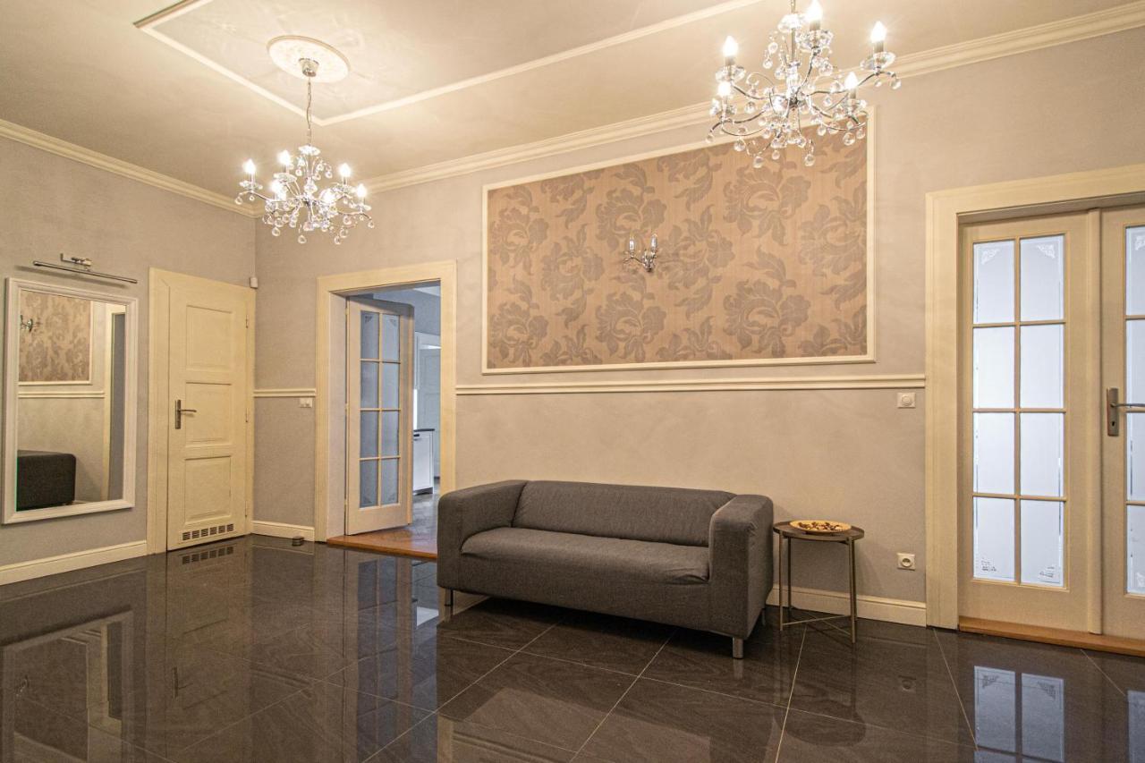 Luxury Central 150M2 Apartment On Wencelas Square With Private Garage Prague Exterior photo