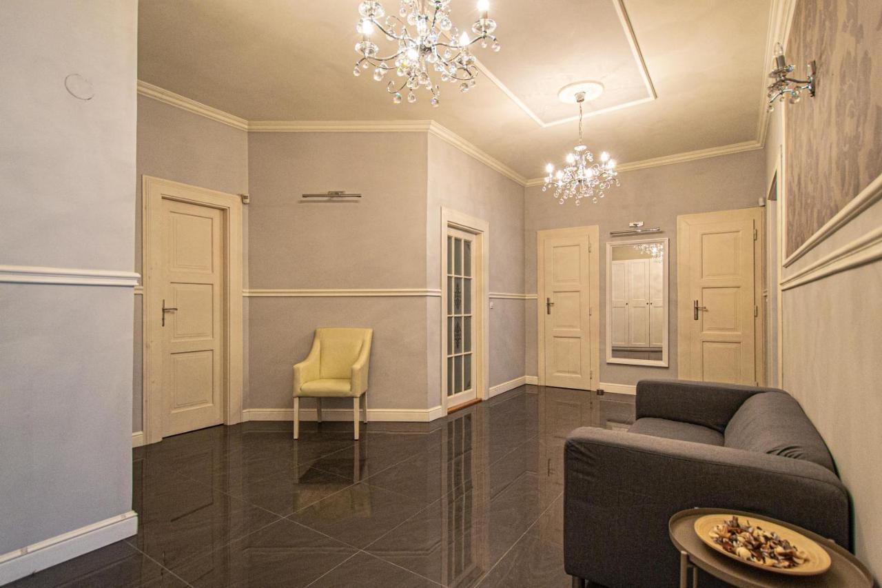 Luxury Central 150M2 Apartment On Wencelas Square With Private Garage Prague Exterior photo