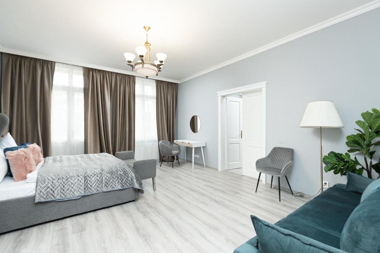 Luxury Central 150M2 Apartment On Wencelas Square With Private Garage Prague Exterior photo
